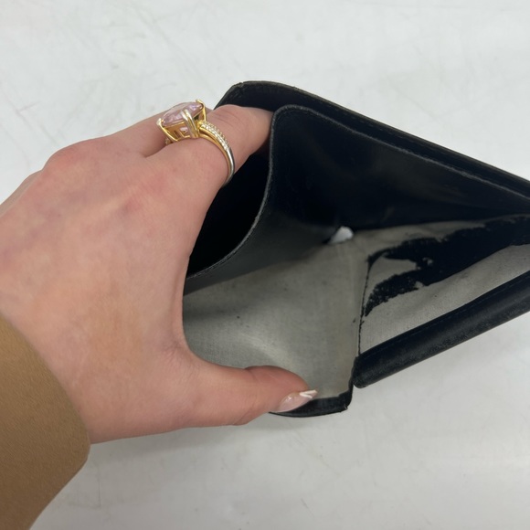 Louis Vuitton Epi bifold wallet - Picture 7 of 12